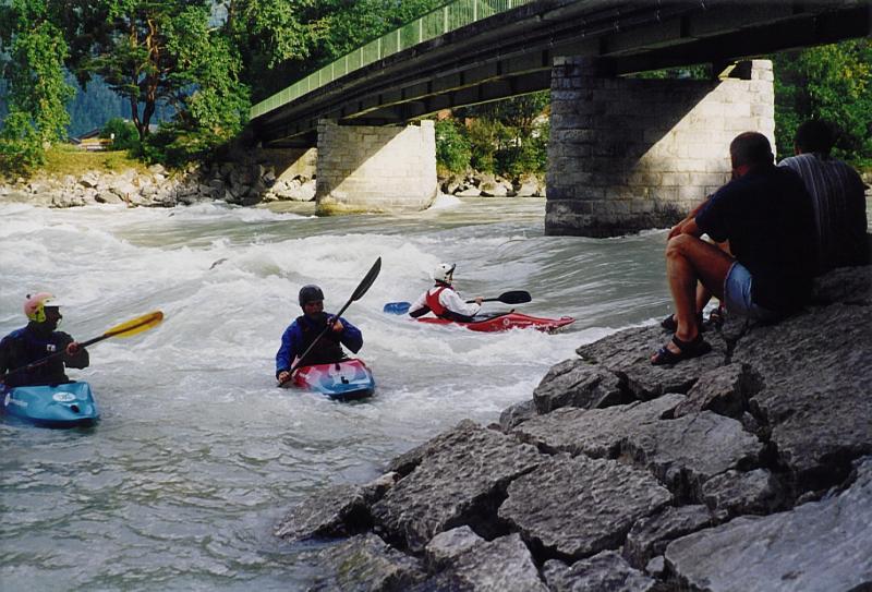 Agosto 1999: Inn (Siltz - Below the Bridge - BELU is on the Wave!).Foto by Paola Beluffi.